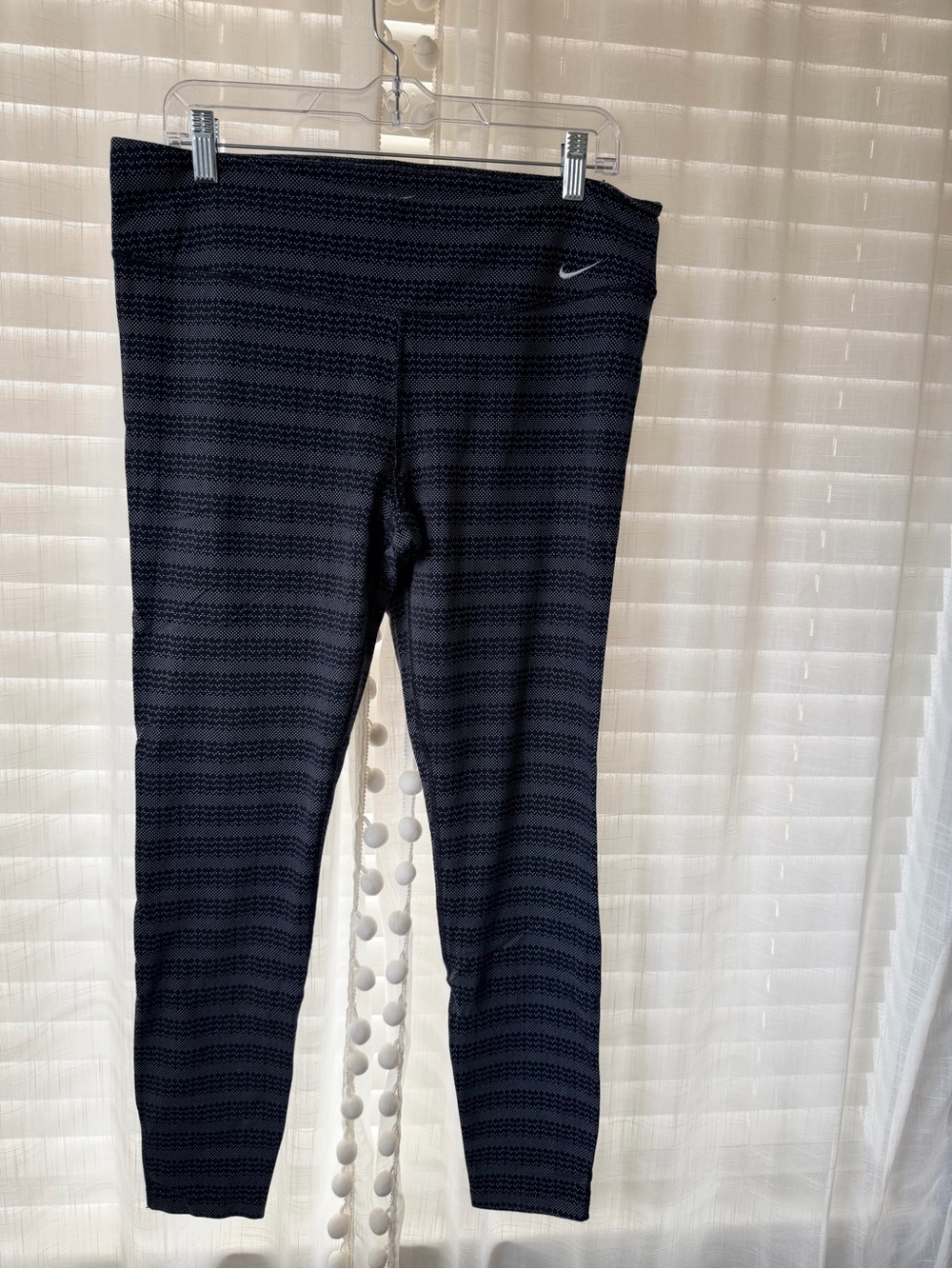 Nike Black Chevron-Striped Athletic Leggings
